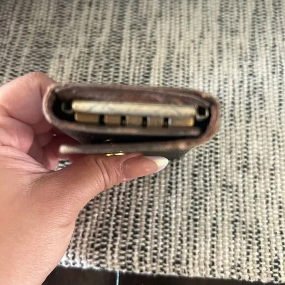 Louis Vuitton Key Holder - Picture 3 of 7